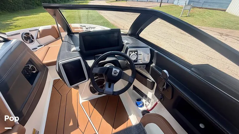 Slide: The Image of Malibu 22 LSV 2021 - 16506026