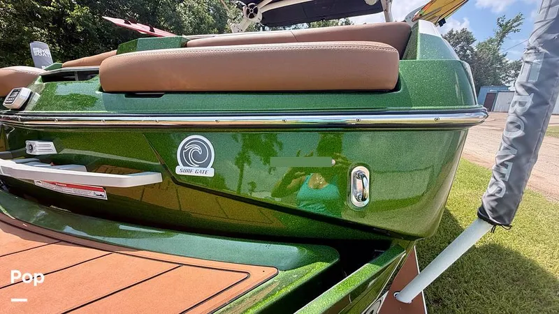 Slide: The Image of Malibu 22 LSV 2021 - 16506097