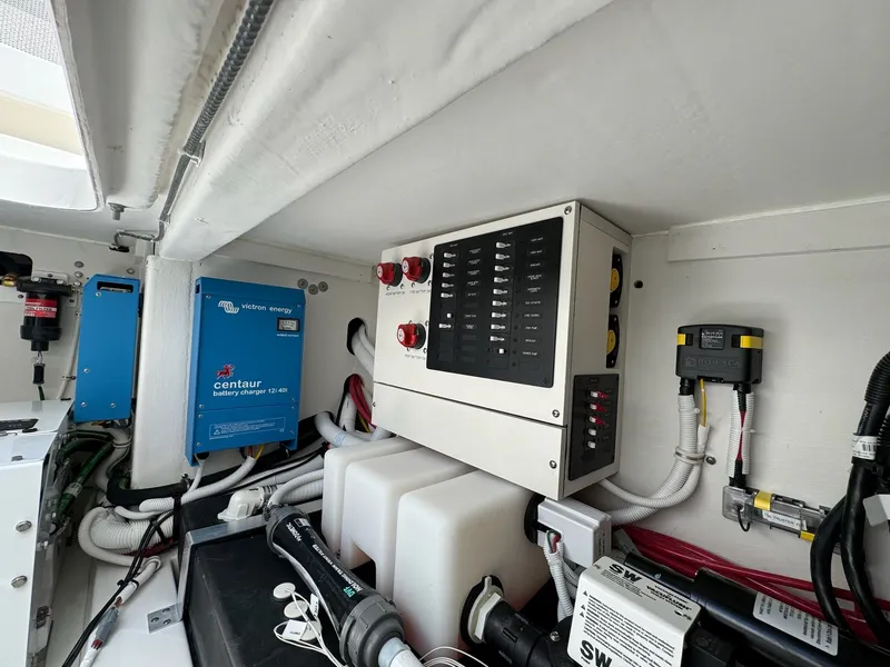 Slide: The Image of Tiara 43LS 2025 - 102