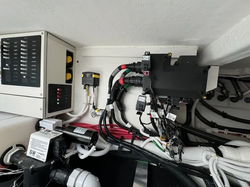 Slide: The Image of Tiara 43LS 2025 - 104