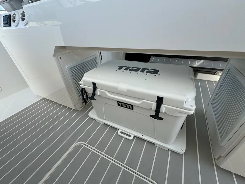 Slide: The Image of Tiara 43LS 2025 - 36