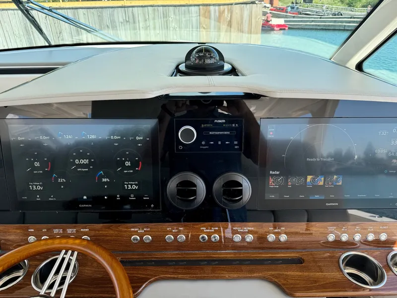 Slide: The Image of Tiara 43LS 2025 - 41