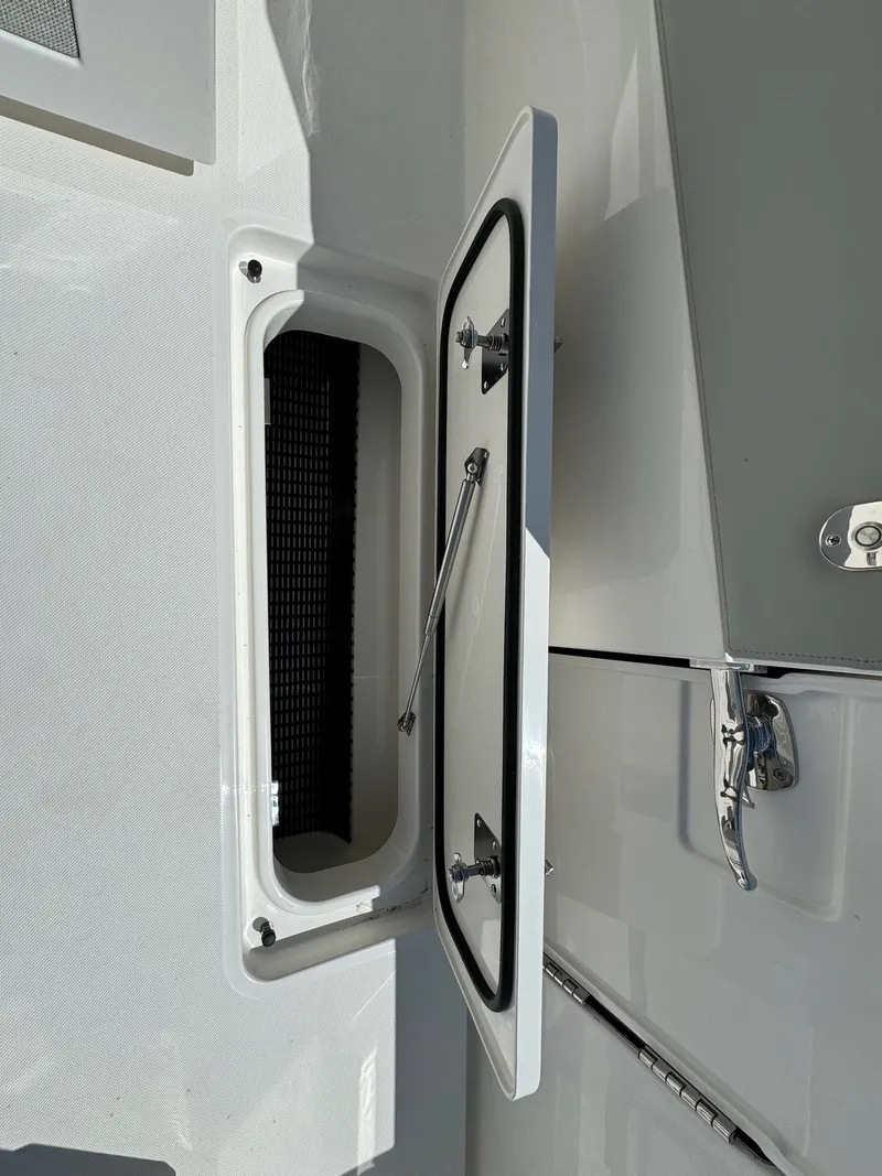 Slide: The Image of Tiara 43LS 2025 - 57