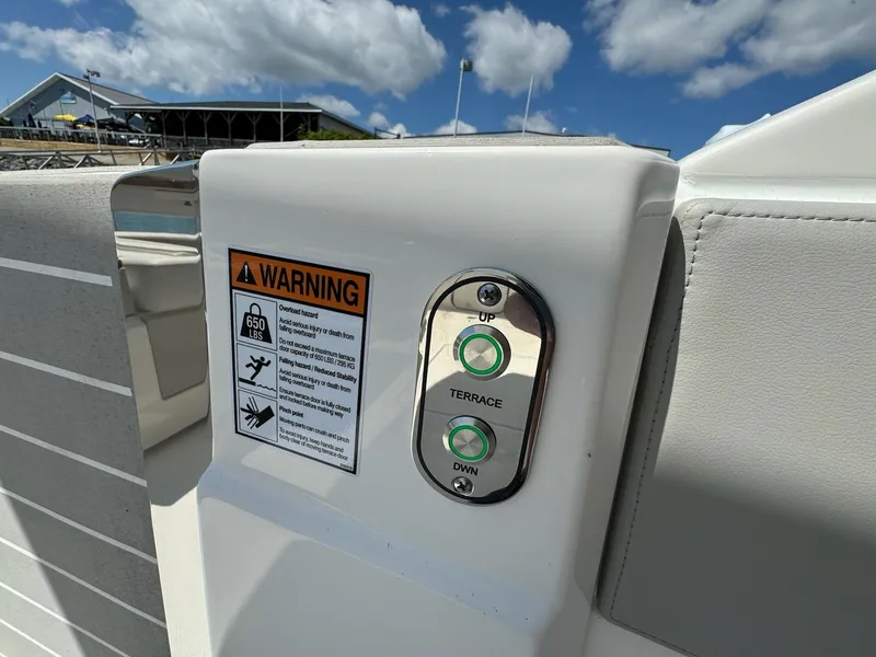 Slide: The Image of Tiara 43LS 2025 - 59