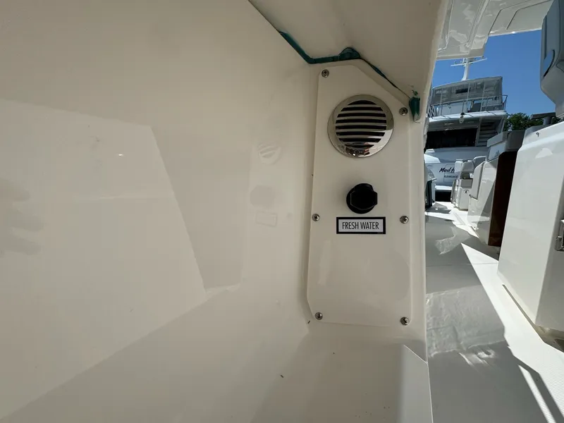 Slide: The Image of Tiara 43LS 2025 - 70