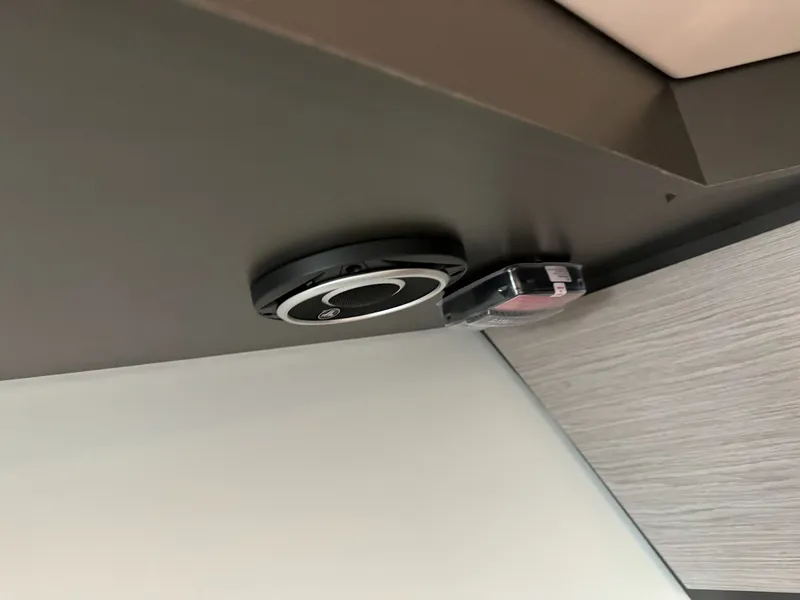 Slide: The Image of Tiara 43LS 2025 - 73