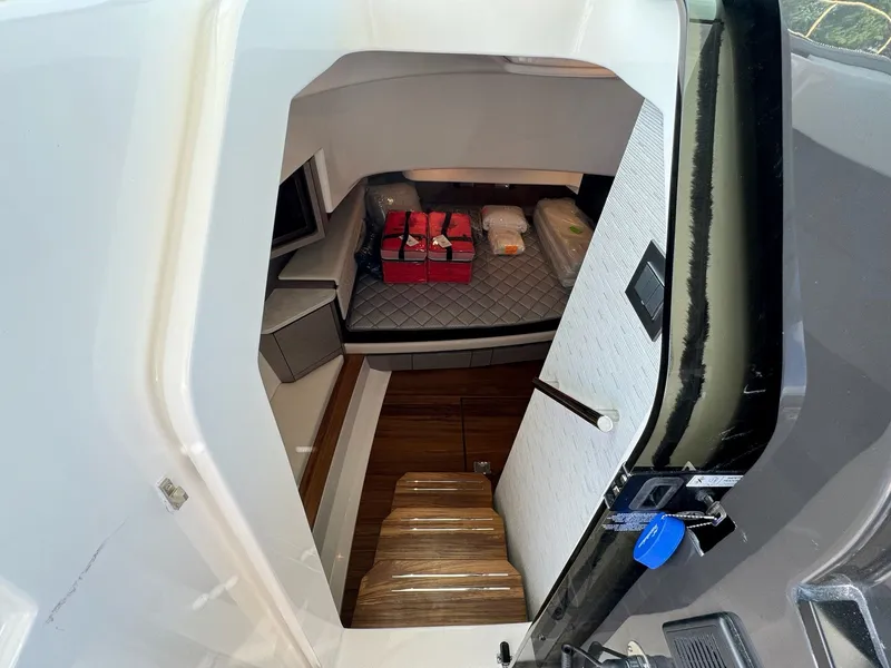 Slide: The Image of Tiara 43LS 2025 - 74