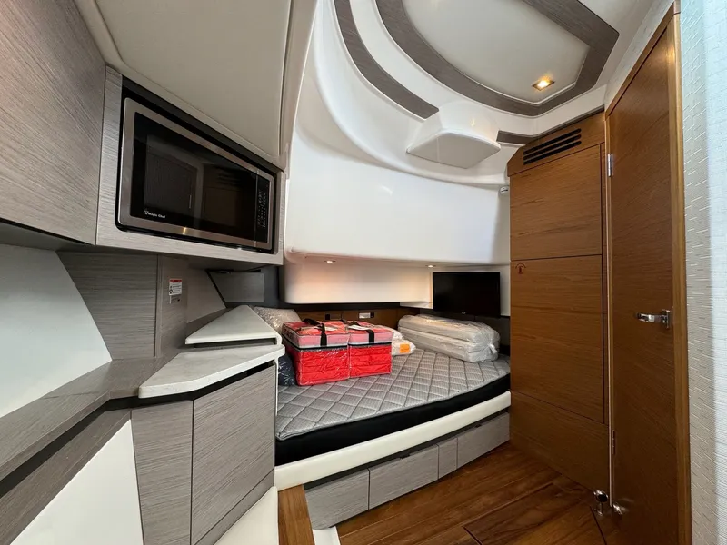 Slide: The Image of Tiara 43LS 2025 - 77