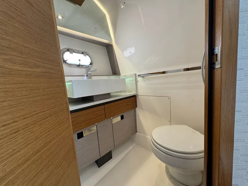 Slide: The Image of Tiara 43LS 2025 - 84