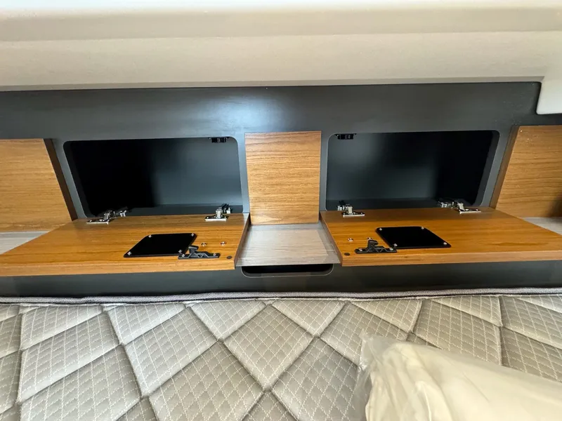 Slide: The Image of Tiara 43LS 2025 - 88