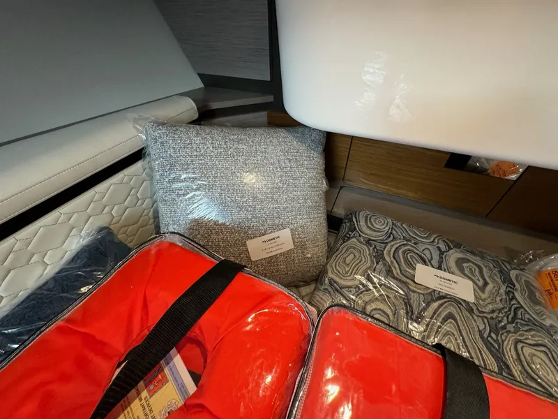 Slide: The Image of Tiara 43LS 2025 - 91