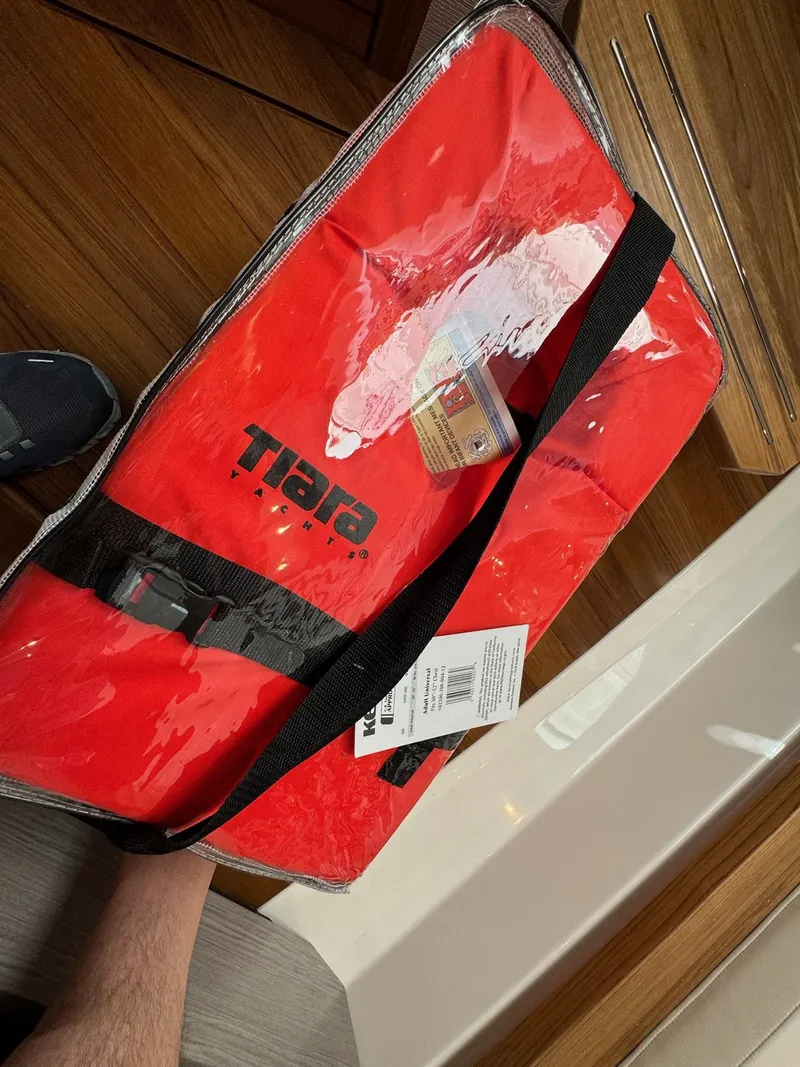 Slide: The Image of Tiara 43LS 2025 - 92