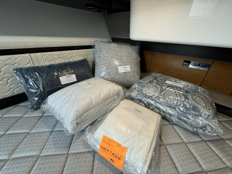 Slide: The Image of Tiara 43LS 2025 - 93