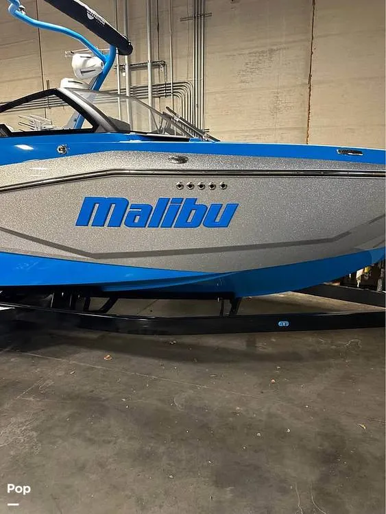 Slide: The Image of Malibu 25 LSV 2022 - 16505469
