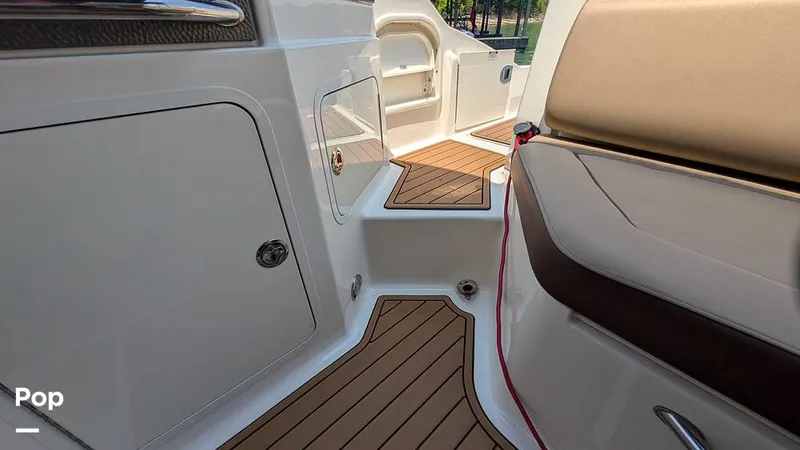 Slide: The Image of Sea Ray 290 Sundeck 2016 - 16547715