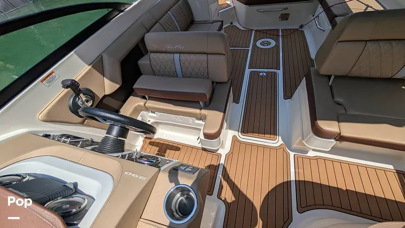 Slide: The Image of Sea Ray 290 Sundeck 2016 - 16547742