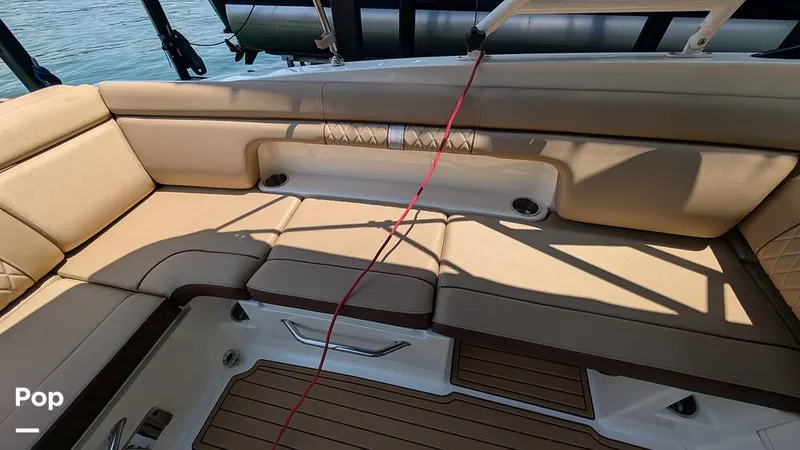 Slide: The Image of Sea Ray 290 Sundeck 2016 - 16547751