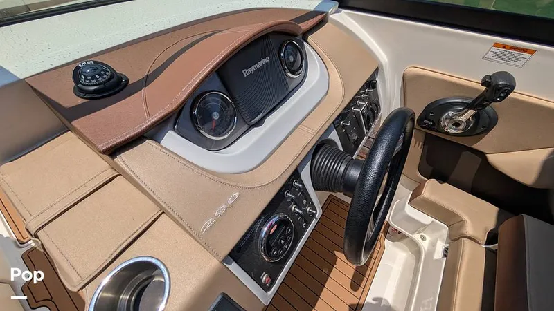 Slide: The Image of Sea Ray 290 Sundeck 2016 - 16547724