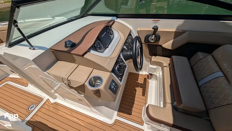 Slide: The Image of Sea Ray 290 Sundeck 2016 - 16547723