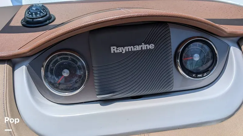 Slide: The Image of Sea Ray 290 Sundeck 2016 - 16547726