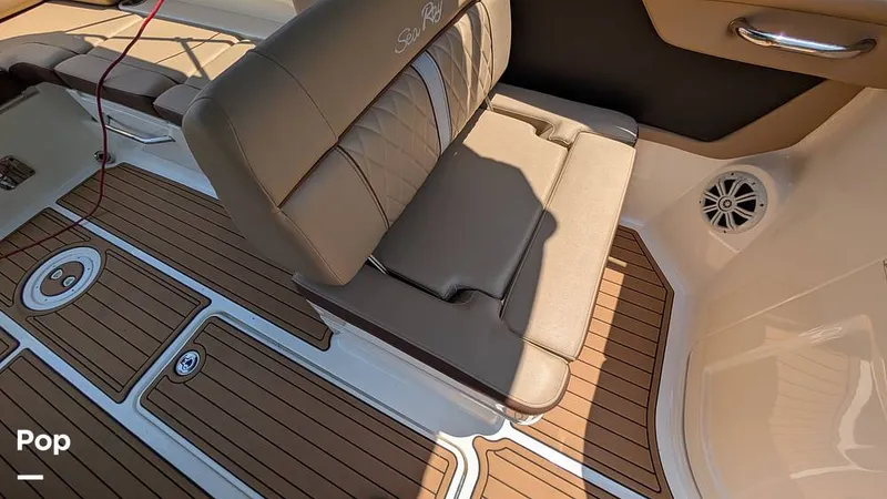 Slide: The Image of Sea Ray 290 Sundeck 2016 - 16547747
