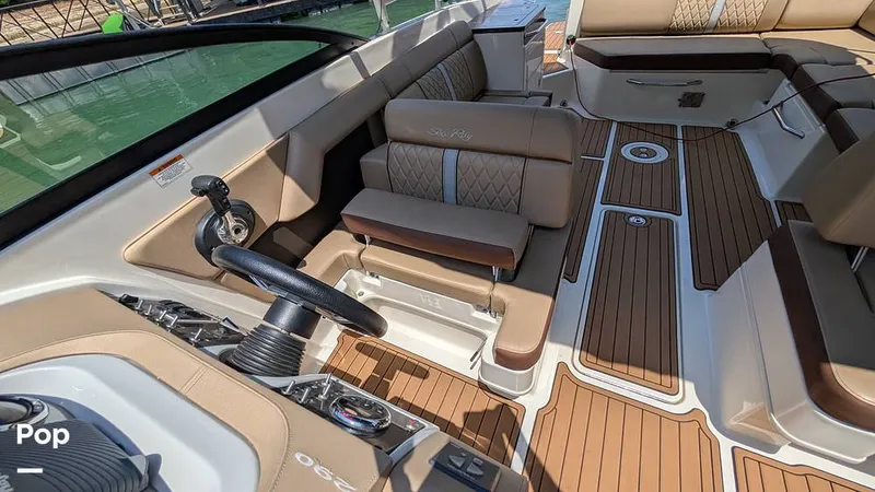 Slide: The Image of Sea Ray 290 Sundeck 2016 - 16547741