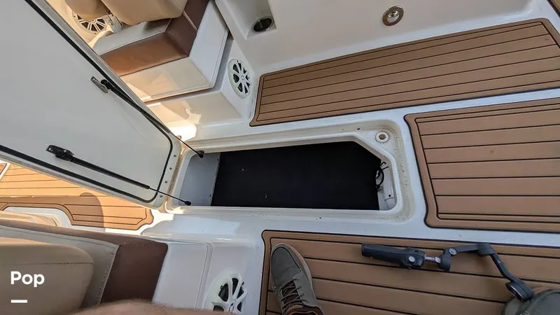 Slide: The Image of Sea Ray 290 Sundeck 2016 - 16547754