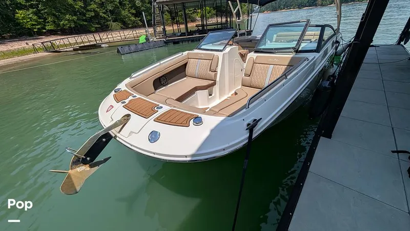 Slide: The Image of Sea Ray 290 Sundeck 2016 - 16547693