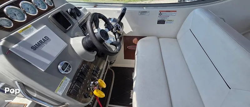 Slide: The Image of Bayliner 315 Cruiser 2012 - 16586399