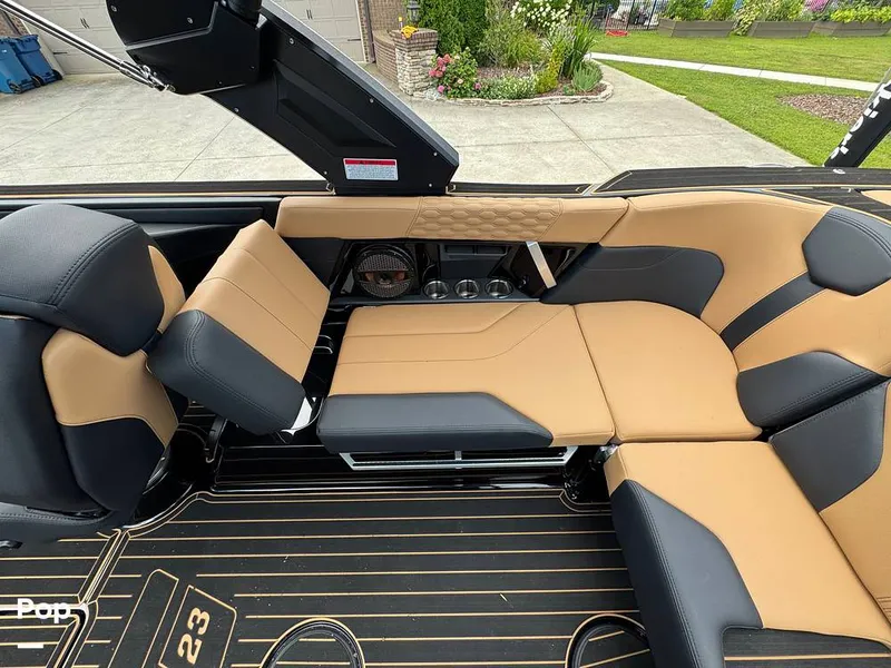 Slide: The Image of Mastercraft XT23 (Only 21hrs Ashley Kidd Edition) 2024 - 16541104