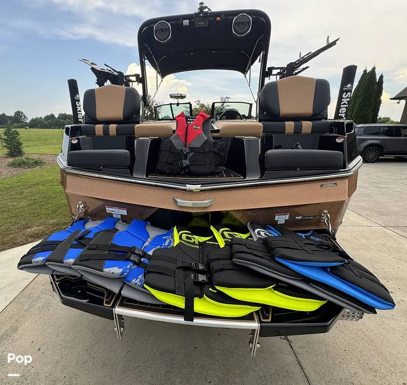 Slide: The Image of Mastercraft XT23 (Only 21hrs Ashley Kidd Edition) 2024 - 16541069
