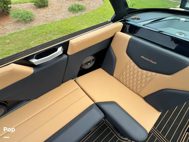Slide: The Image of Mastercraft XT23 (Only 21hrs Ashley Kidd Edition) 2024 - 16541108