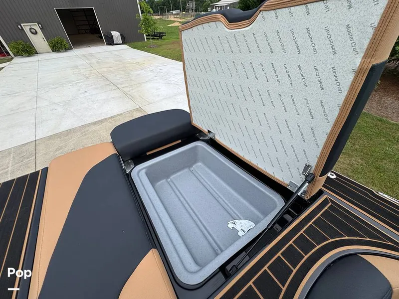 Slide: The Image of Mastercraft XT23 (Only 21hrs Ashley Kidd Edition) 2024 - 16541156