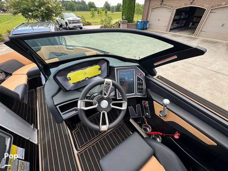 Slide: The Image of Mastercraft XT23 (Only 21hrs Ashley Kidd Edition) 2024 - 16541070