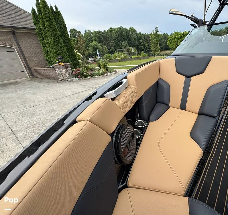 Slide: The Image of Mastercraft XT23 (Only 21hrs Ashley Kidd Edition) 2024 - 16541116
