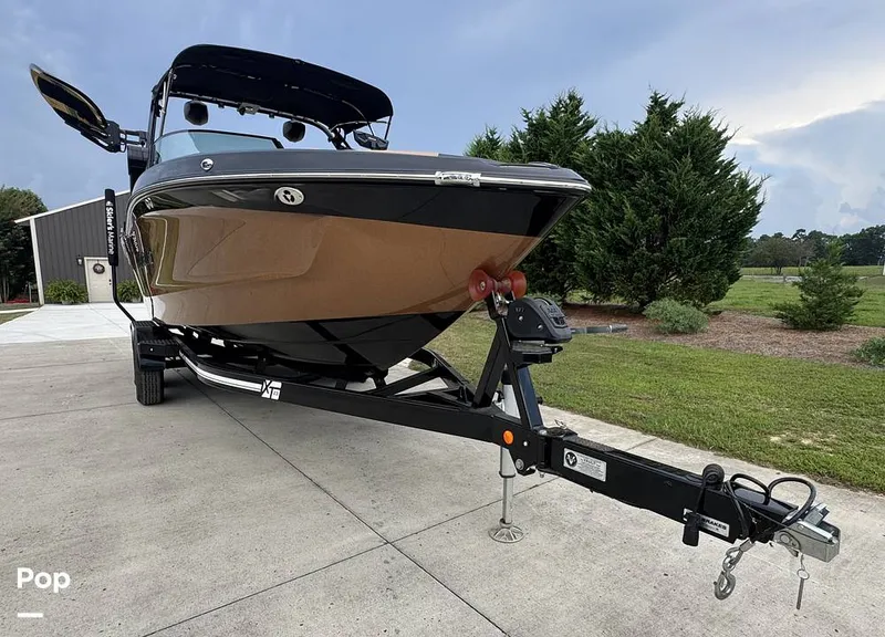 Slide: The Image of Mastercraft XT23 (Only 21hrs Ashley Kidd Edition) 2024 - 16541078