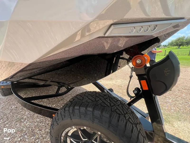 Slide: The Image of Supra SL 575 Raptor 2022 - 16517584