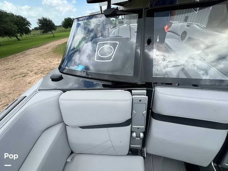 Slide: The Image of Supra SL 575 Raptor 2022 - 16517517