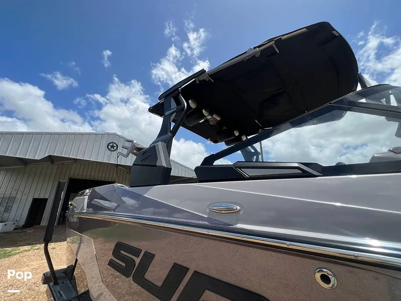 Slide: The Image of Supra SL 575 Raptor 2022 - 16517594