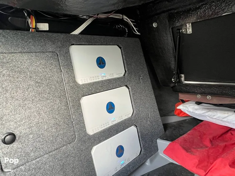 Slide: The Image of 3 sound Amps - 16517523