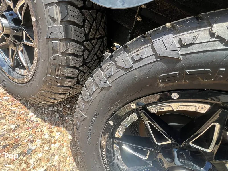 Slide: The Image of Supra SL 575 Raptor 2022 - 16517570