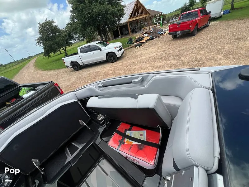 Slide: The Image of Supra SL 575 Raptor 2022 - 16517507