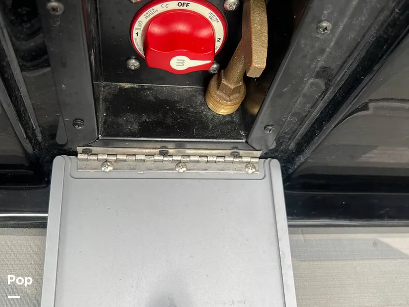 Slide: The Image of Battery Switch - 16517536