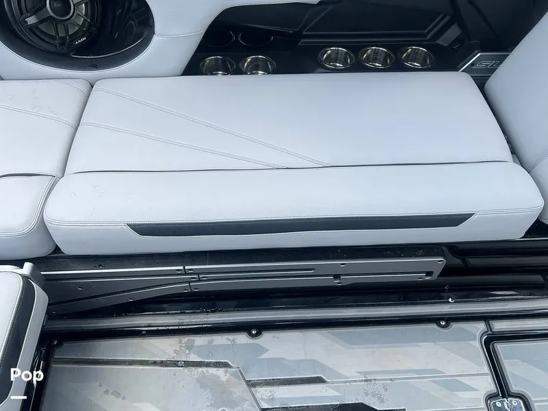 Slide: The Image of Supra SL 575 Raptor 2022 - 16517547