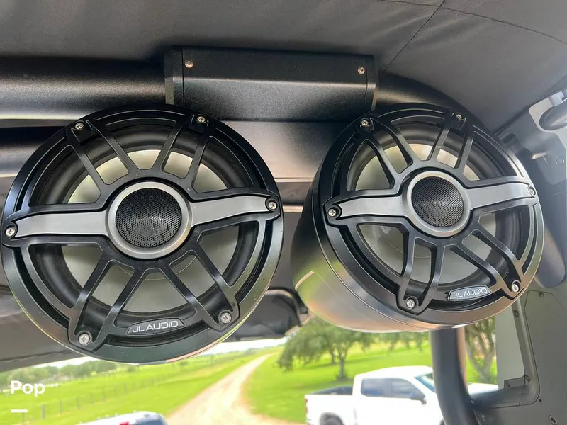 Slide: The Image of Supra SL 575 Raptor 2022 - 16517542