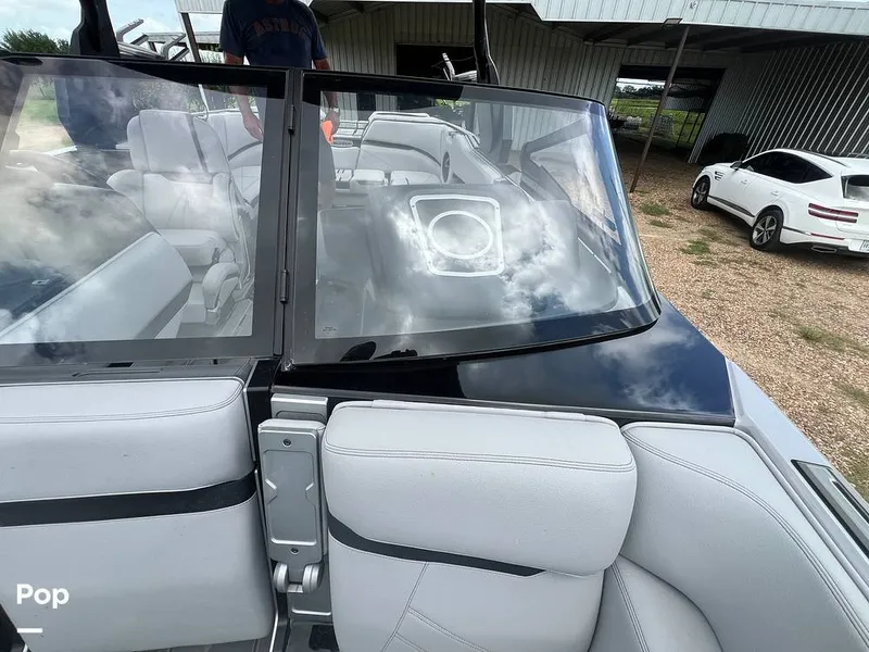 Slide: The Image of Supra SL 575 Raptor 2022 - 16517518