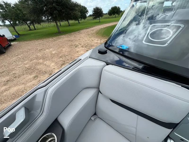 Slide: The Image of Supra SL 575 Raptor 2022 - 16517513