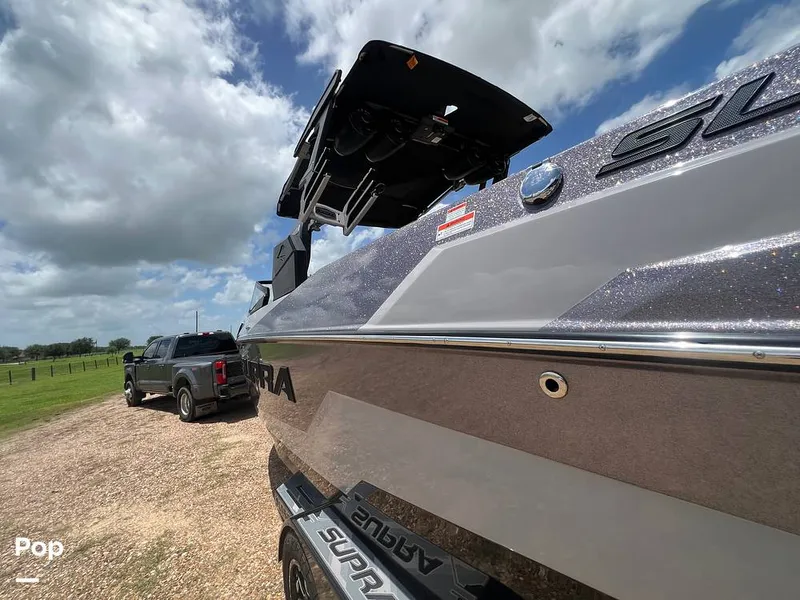 Slide: The Image of Supra SL 575 Raptor 2022 - 16517565
