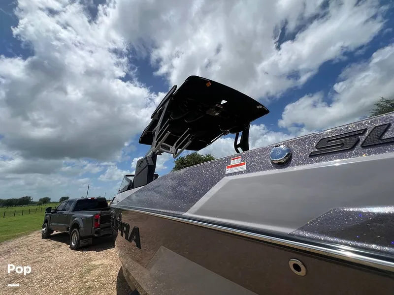 Slide: The Image of Supra SL 575 Raptor 2022 - 16517566