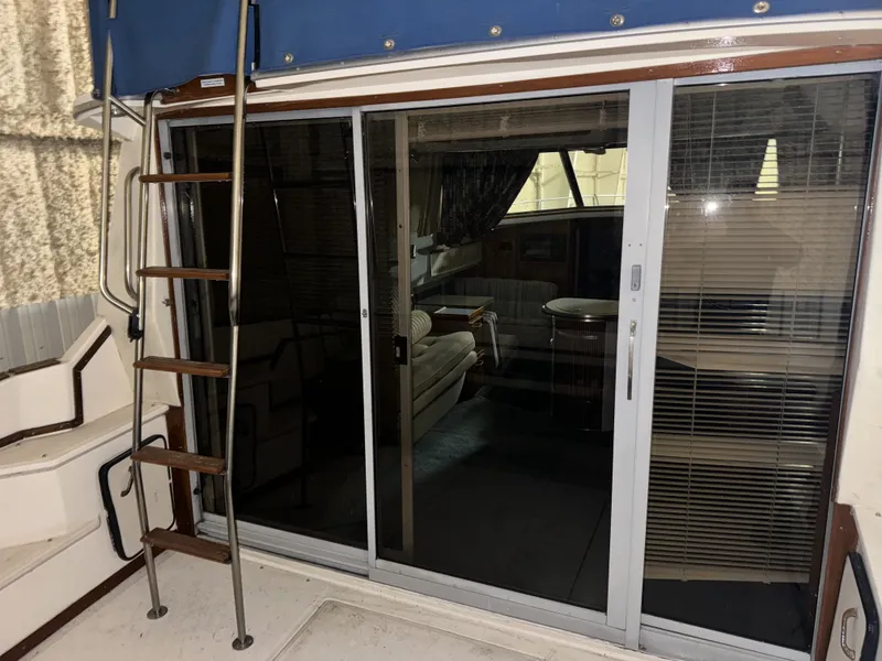 Slide: The Image of Sea Ray 340 SEDANBRIDGE 1987 - 3